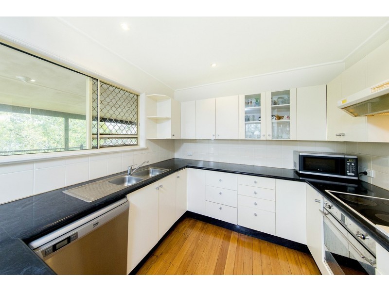 26 David Road, Holland Park QLD 4121