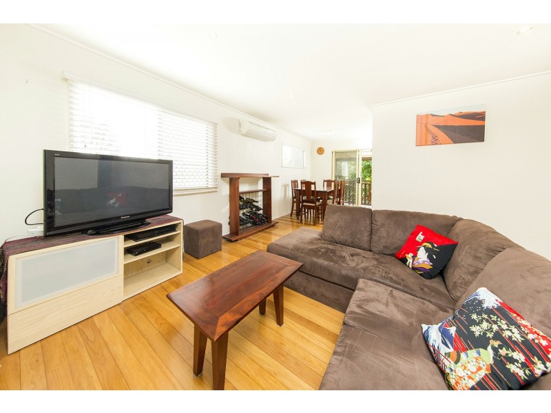 26 David Road, Holland Park QLD 4121