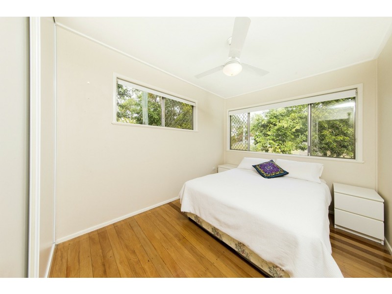 26 David Road, Holland Park QLD 4121