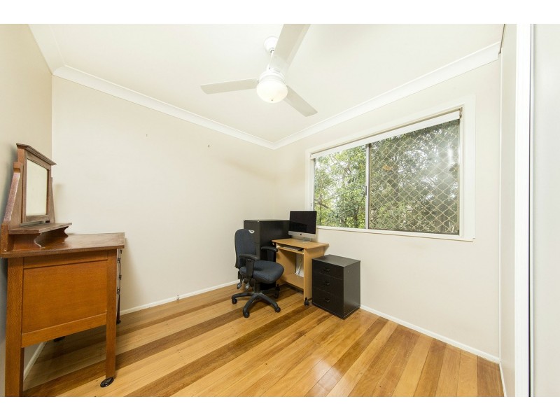 26 David Road, Holland Park QLD 4121