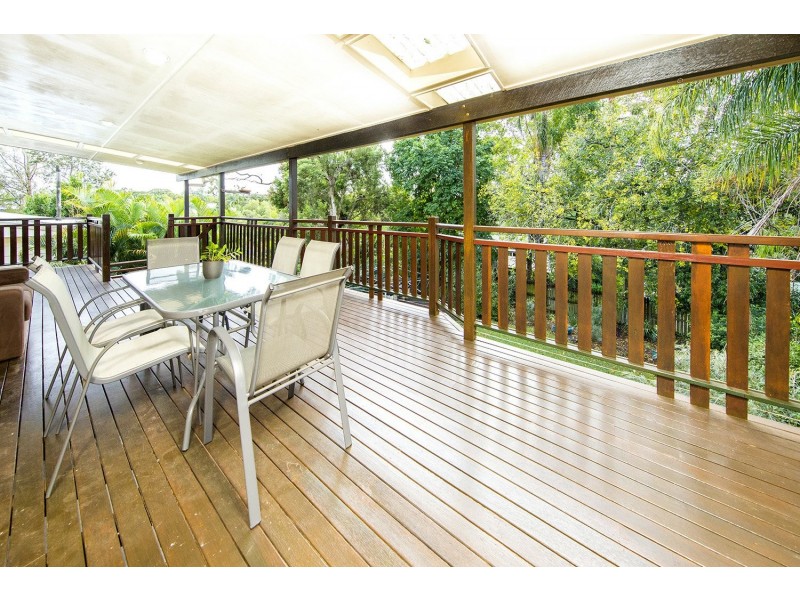 26 David Road, Holland Park QLD 4121