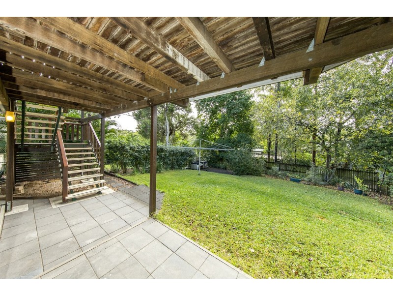 26 David Road, Holland Park QLD 4121