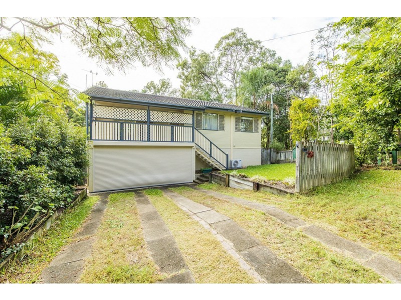 26 David Road, Holland Park QLD 4121