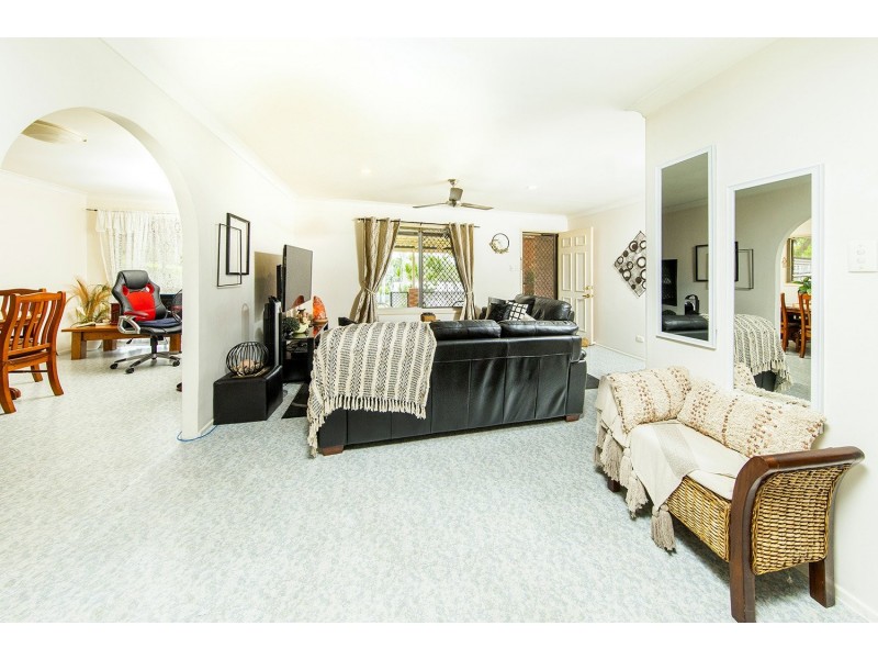 12 Little John Street, Daisy Hill QLD 4127