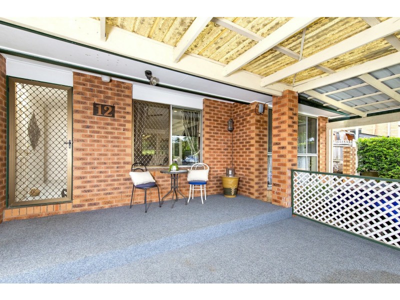 12 Little John Street, Daisy Hill QLD 4127