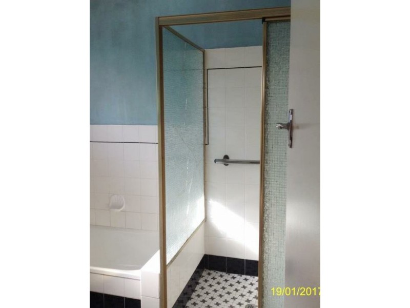 1890 Creek Road, Cannon Hill QLD 4170