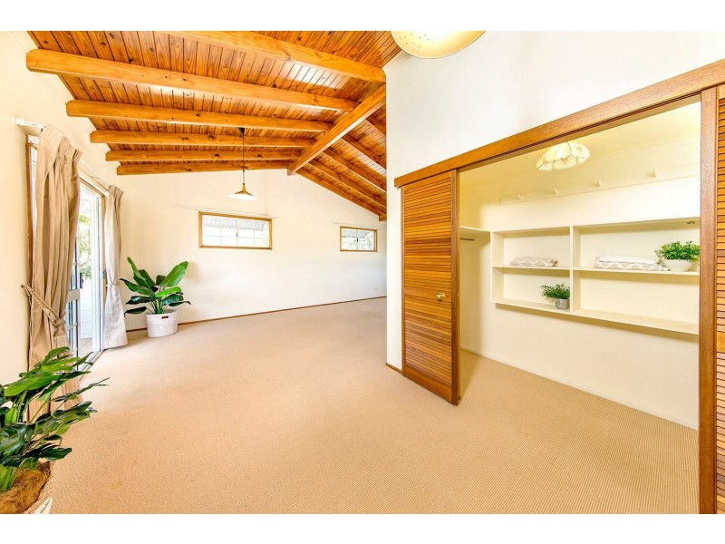 6 Chater Street, Carina QLD 4152