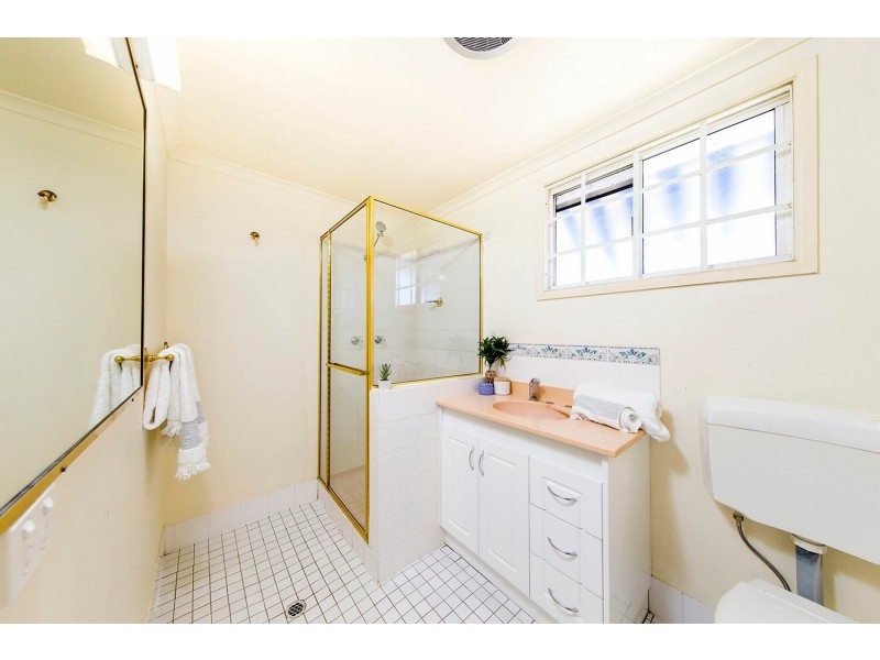 6 Chater Street, Carina QLD 4152