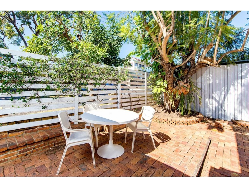 6 Chater Street, Carina QLD 4152