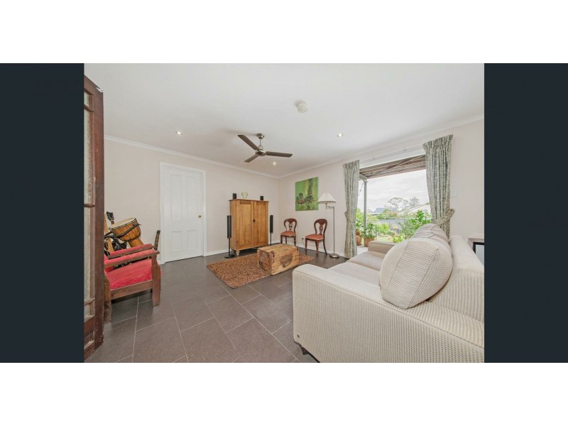 90 Bennetts Road, Camp Hill QLD 4152