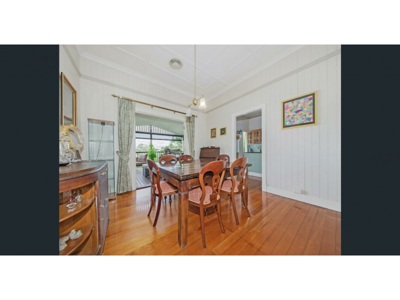 90 Bennetts Road, Camp Hill QLD 4152