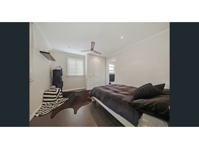 90 Bennetts Road, Camp Hill QLD 4152