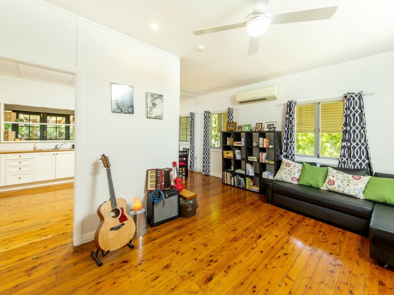 19 Goolara Street, Cannon Hill QLD 4170