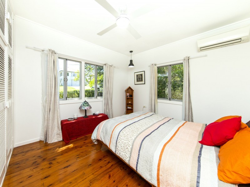 19 Goolara Street, Cannon Hill QLD 4170