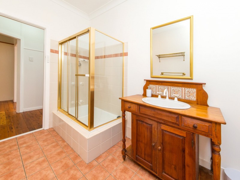 19 Goolara Street, Cannon Hill QLD 4170