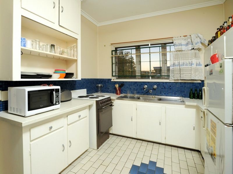 10 Narela Street, Cannon Hill QLD 4170