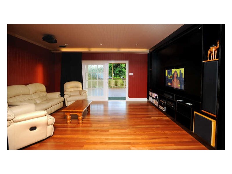 37 Martha Street, Camp Hill QLD 4152