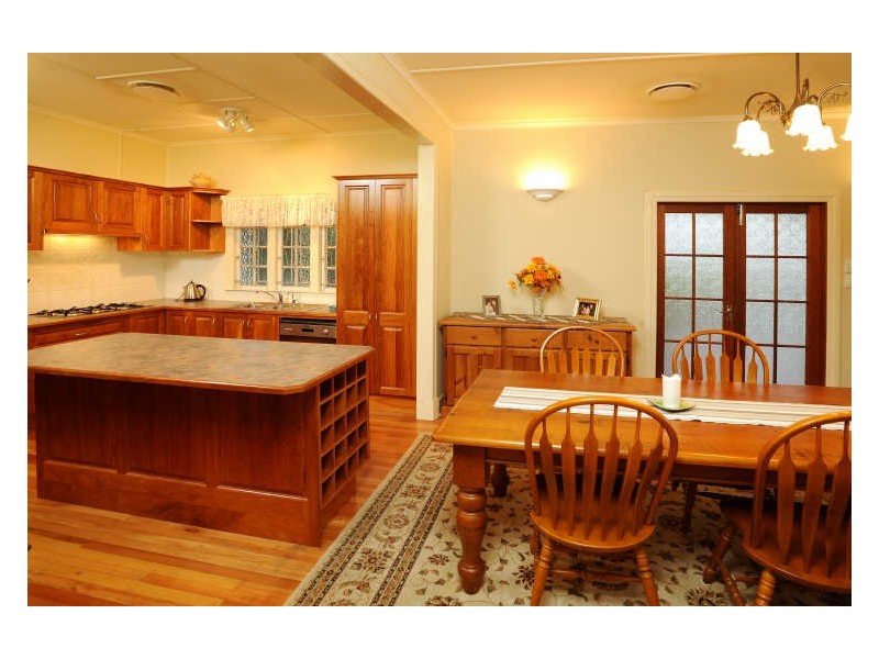 37 Martha Street, Camp Hill QLD 4152