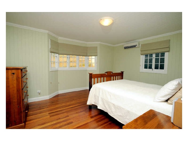 37 Martha Street, Camp Hill QLD 4152