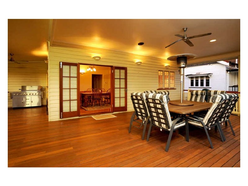 37 Martha Street, Camp Hill QLD 4152