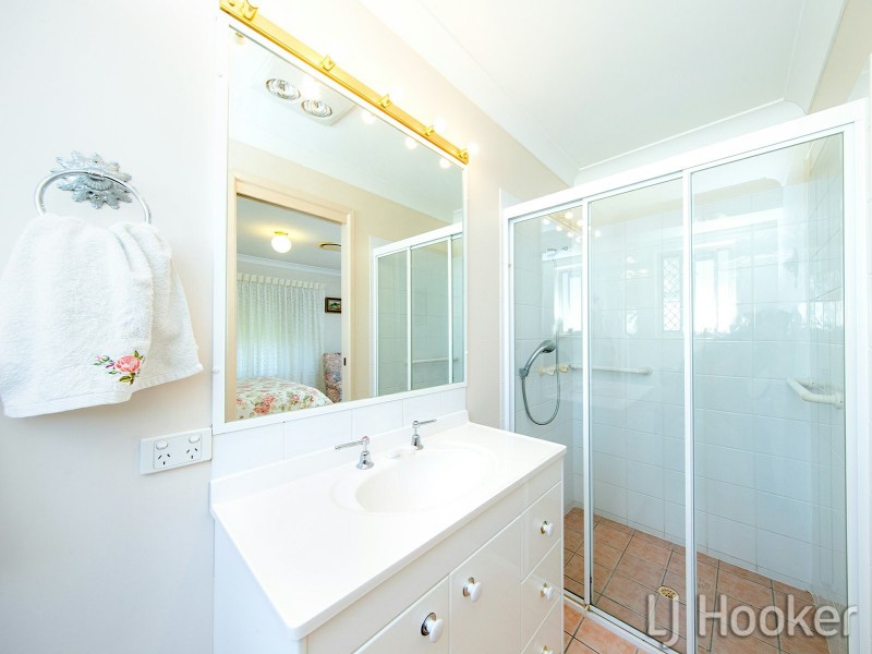 18 Tracey Street, Wynnum West QLD 4178