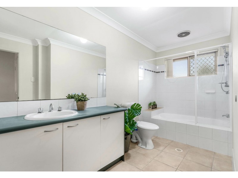 Unit 3/250 Manly Road, Manly West QLD 4179