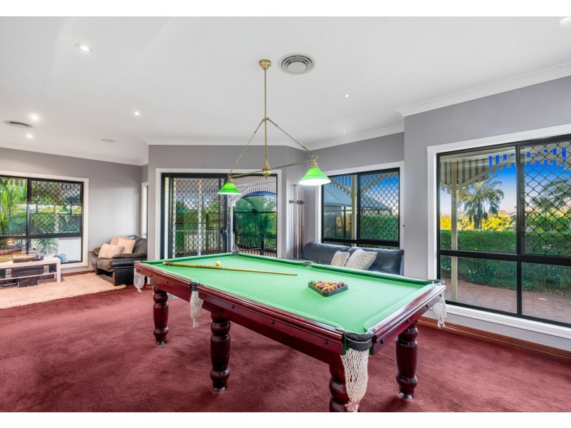 15 Rembrandt Street, Carina QLD 4152