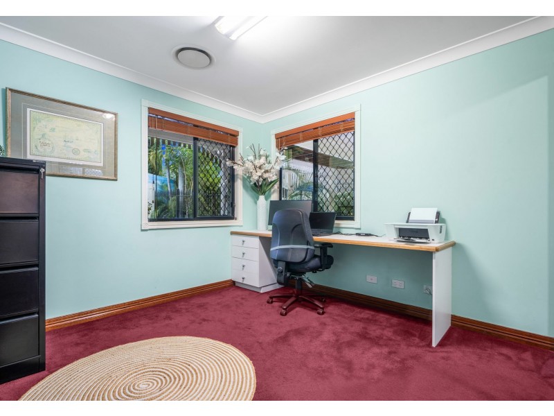 15 Rembrandt Street, Carina QLD 4152