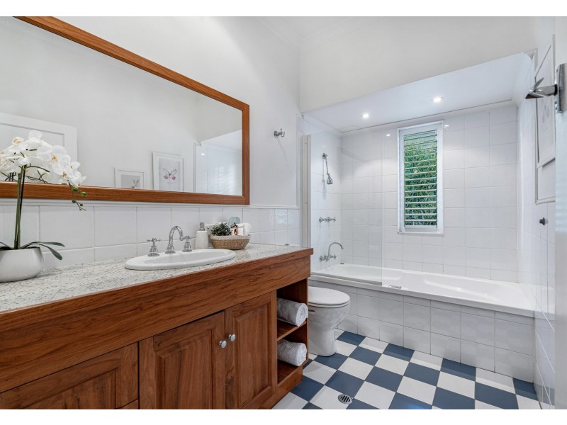 40 Whitworth Road, Cannon Hill QLD 4170