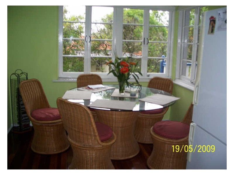 77 Morehead Ave, Norman Park QLD 4170