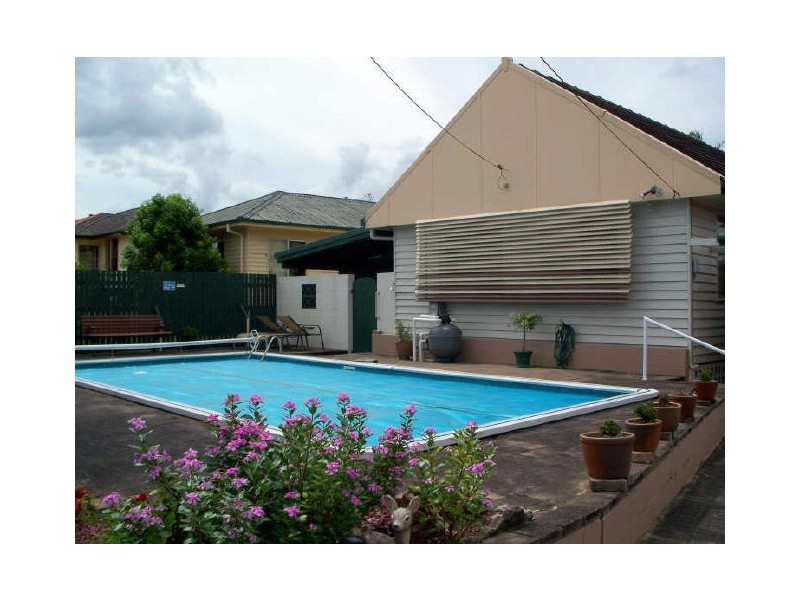 390 Richmond Road, Cannon Hill QLD 4170