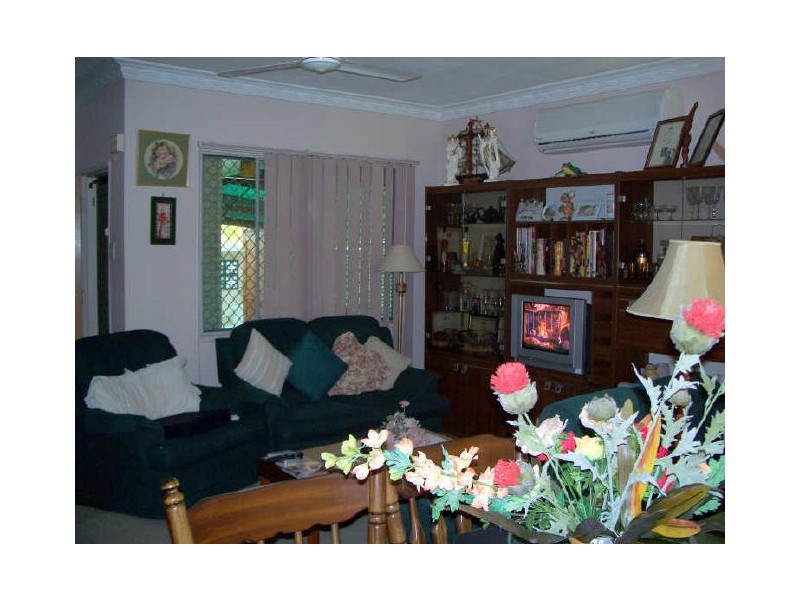 390 Richmond Road, Cannon Hill QLD 4170