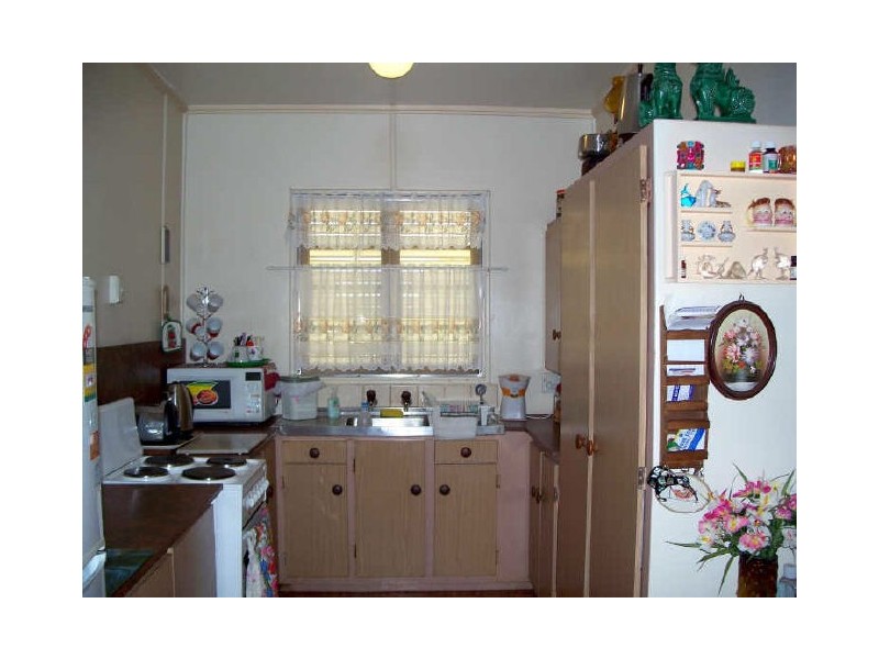 390 Richmond Road, Cannon Hill QLD 4170