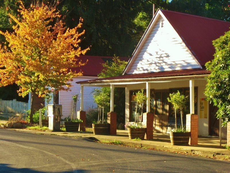 4 Main Road, Stanley VIC 3747