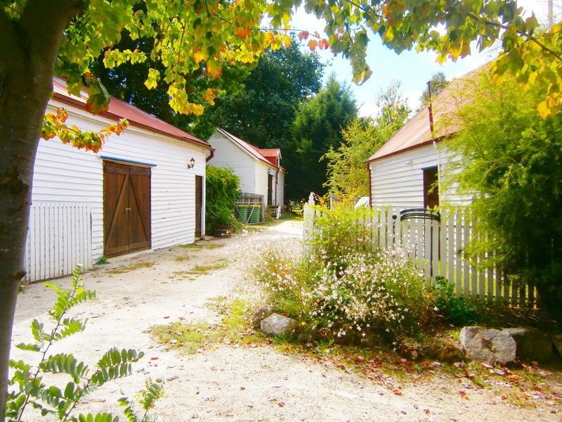 4 Main Road, Stanley VIC 3747