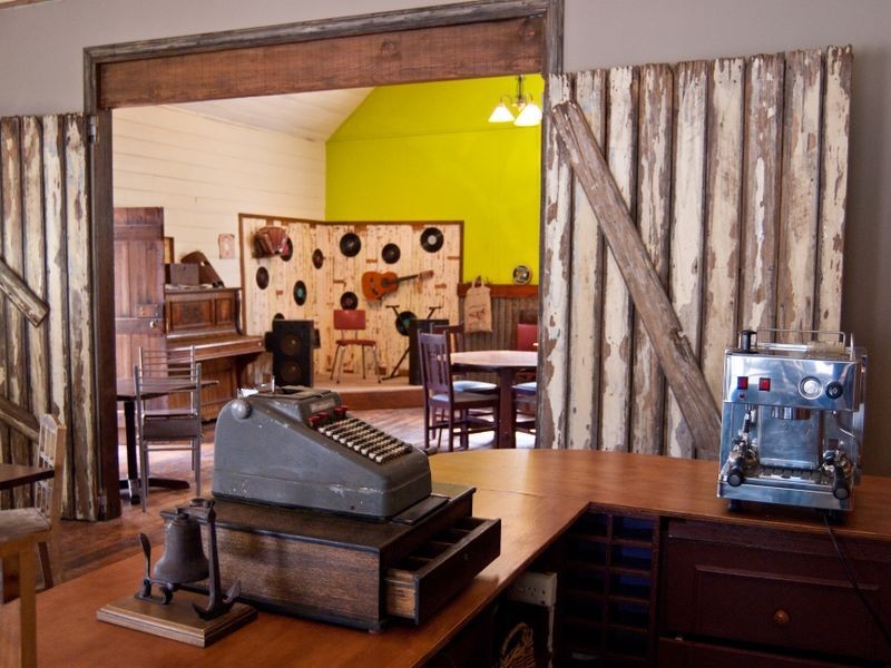 4 Main Road, Stanley VIC 3747