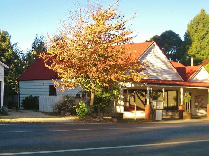 4 Main Road, Stanley VIC 3747