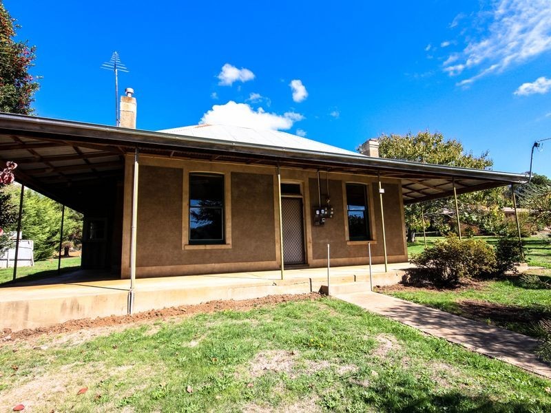 21 Main Road, Stanley VIC 3747