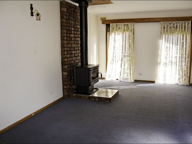 6-8 Wallace Drive, Buckland VIC 3740