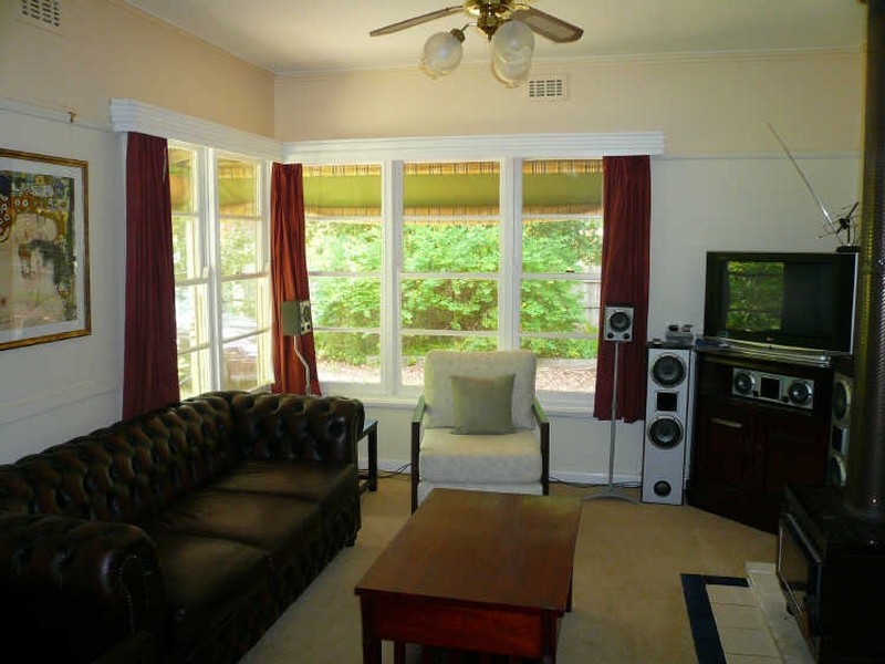 10 Beechworth Stanley Road, Stanley VIC 3747