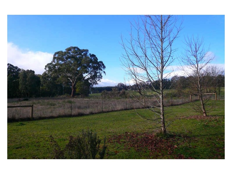 4 Johnsons Lane, Stanley VIC 3747