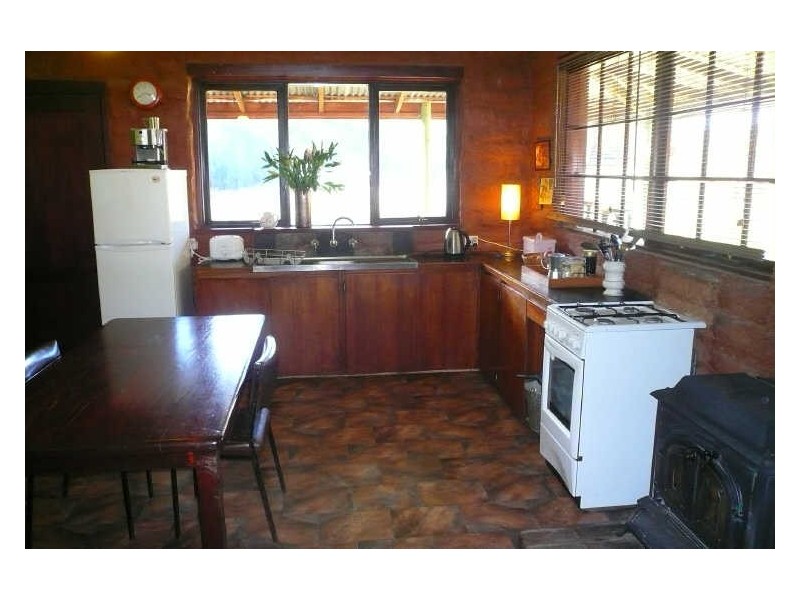 4 Johnsons Lane, Stanley VIC 3747