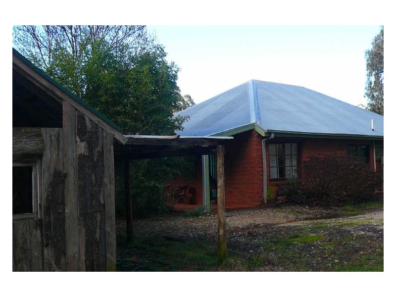 4 Johnsons Lane, Stanley VIC 3747