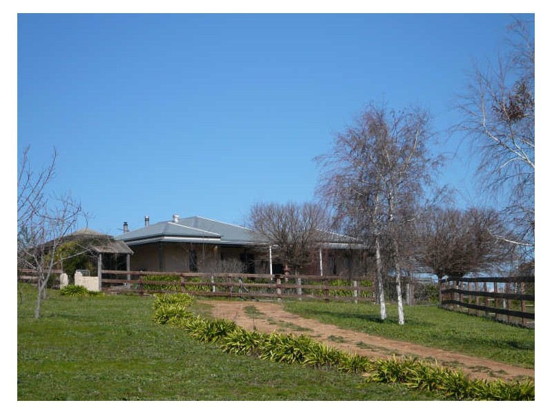 78 Magpie Lane, Wooragee VIC 3747