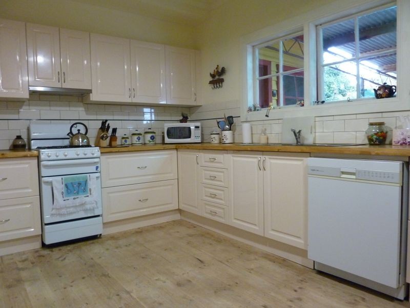 98 Mt Stanley Rd, Stanley VIC 3747