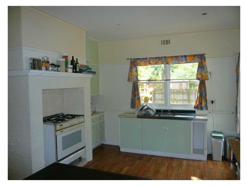 10 Stanley Road, Stanley VIC 3747