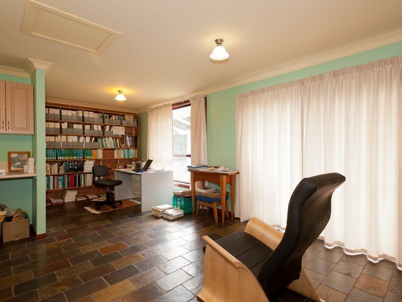 5 Eucalypt Close, Old Bar NSW 2430