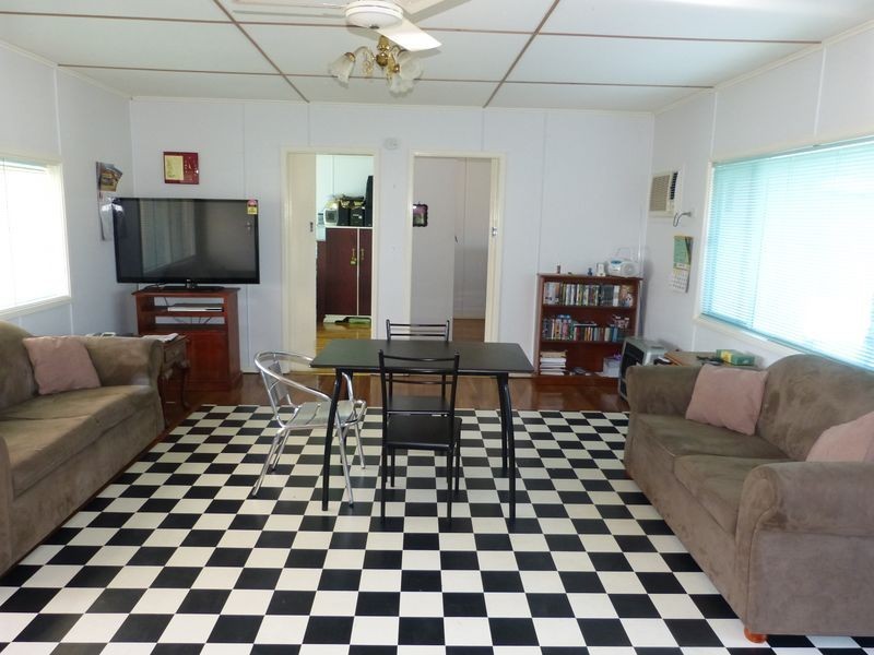19 Railway Parade, Taree NSW 2430