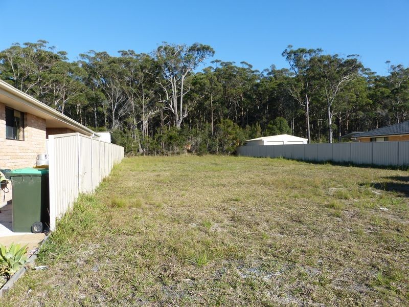 33 Albatross Way, Old Bar NSW 2430