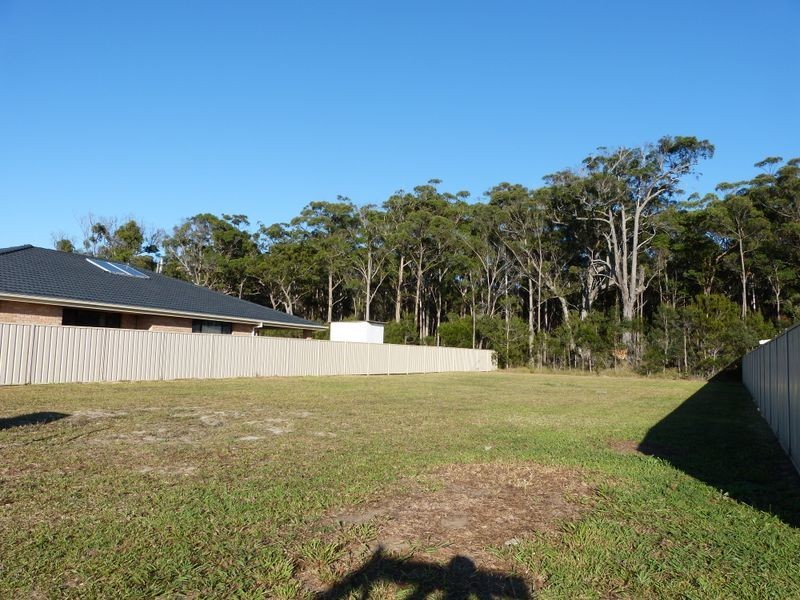 33 Albatross Way, Old Bar NSW 2430